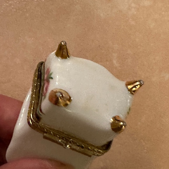 Vintage Armed Chair Trinket Box - Picture 6 of 8